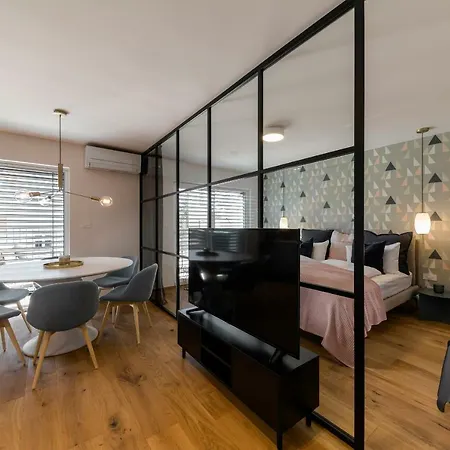 Apartament La *